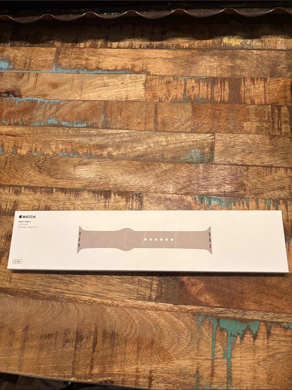 Sealed in Box Apple Sports Band 42MM SM/ML Concrete Color MSRP $49
